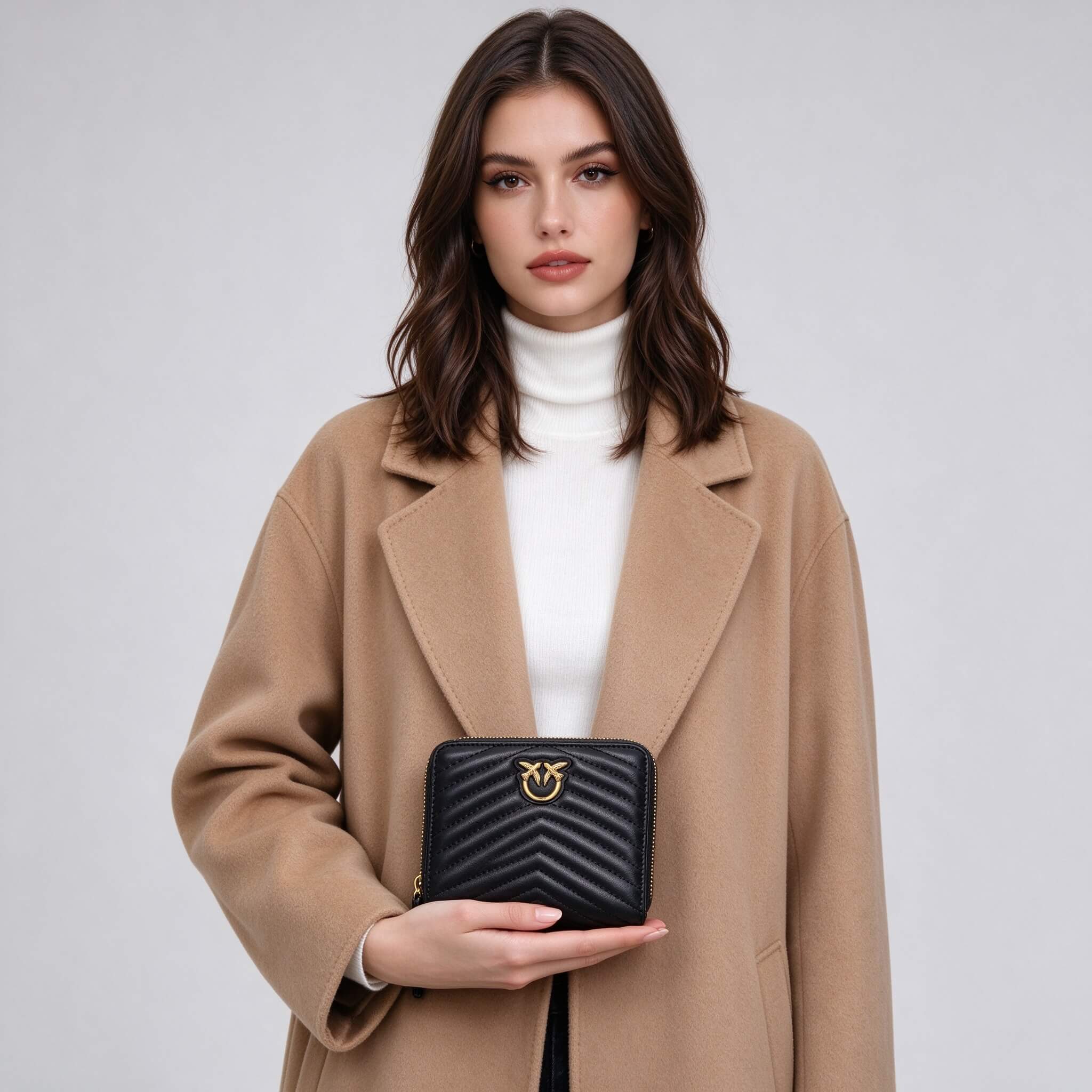 05_模特_驼色大衣正面手持 PINKO Love Wallet Bag - Image 1